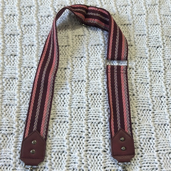 Sakroots Sanibel Crossbody - Picture 8 of 11